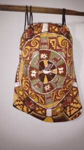 Tulas hechas a mano en técnica de Batik, arte inspirado en la Cultura Andina
